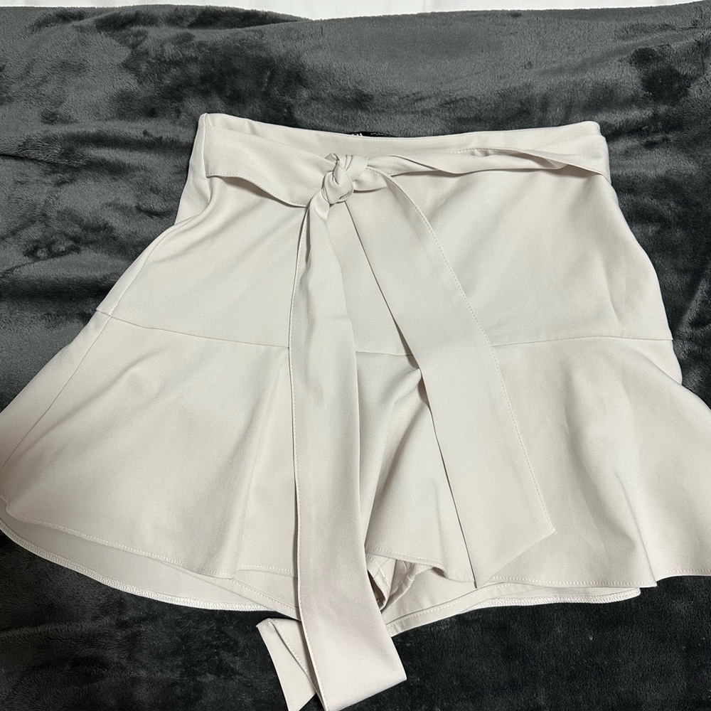 Zara beige flowy skirt size S